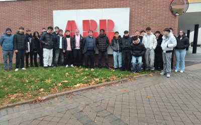 Visita de los alumnos de Andel Instituto Tecnológico a las instalaciones de ABB