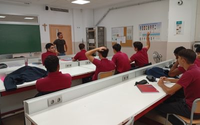 De las aulas de Andel al mundo profesional: Fernando comparte su experiencia con los alumnos de Formación Profesional