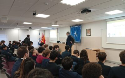 José Ramón Sanz comparte su experiencia empresarial con los alumnos de FP Andel en Alcorcón
